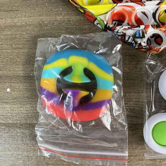 Heart Pop Bubble Fidget Sensory Toy Bubble Popping, Silicone Fidget Snapper Grab - Picture 5 of 6